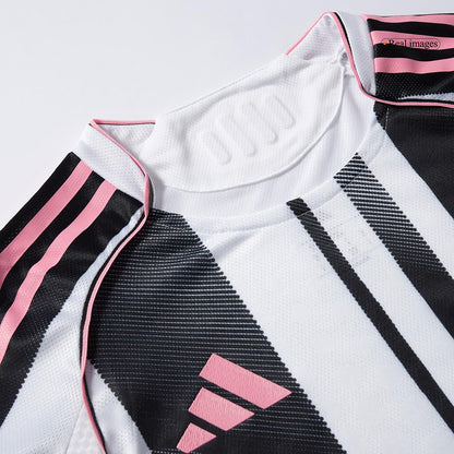 Men's Juventus 2025/26 Player Version Home Soccer Jersey - Slim Fit